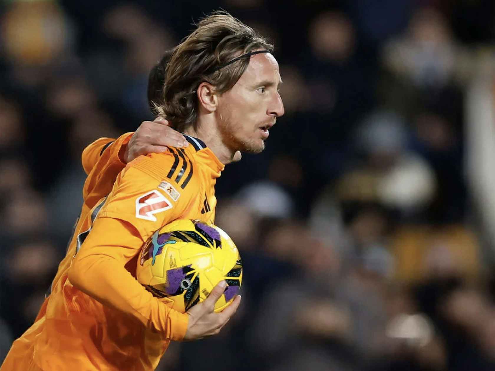 凯里·詹娜养女晒奢华生活，其母21岁跻身十亿富豪榜