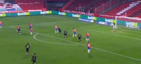 巴特罗·科隆达成 247 胜，超越马丁内斯成为拉美胜投王