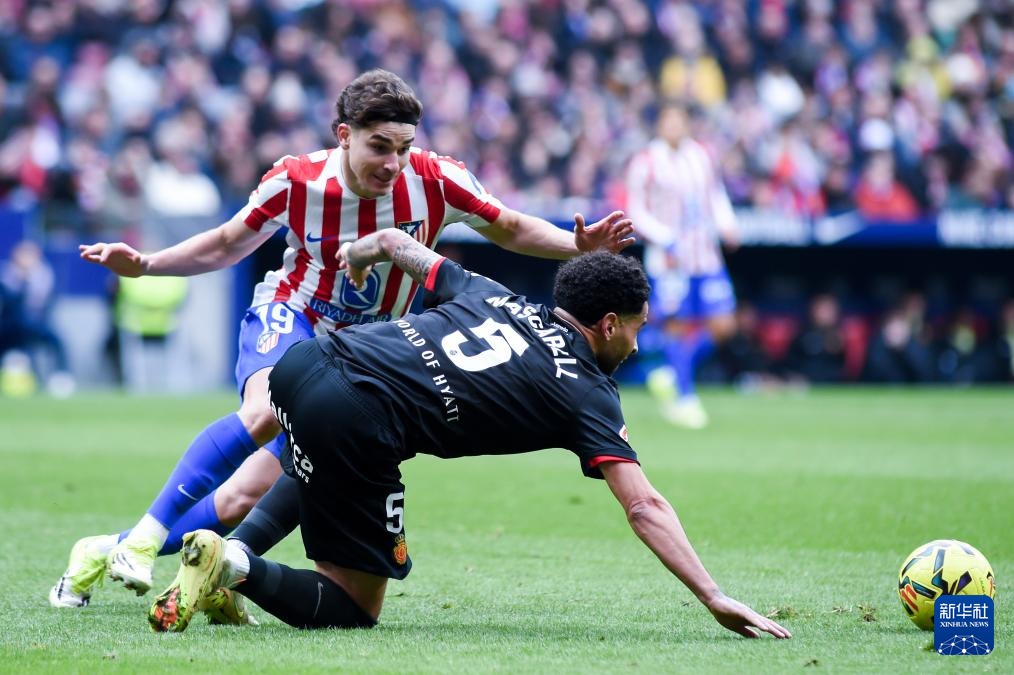 队记：雄鹿有意追莫兰特搭档字母 交易筹码大概率以库兹马为核心