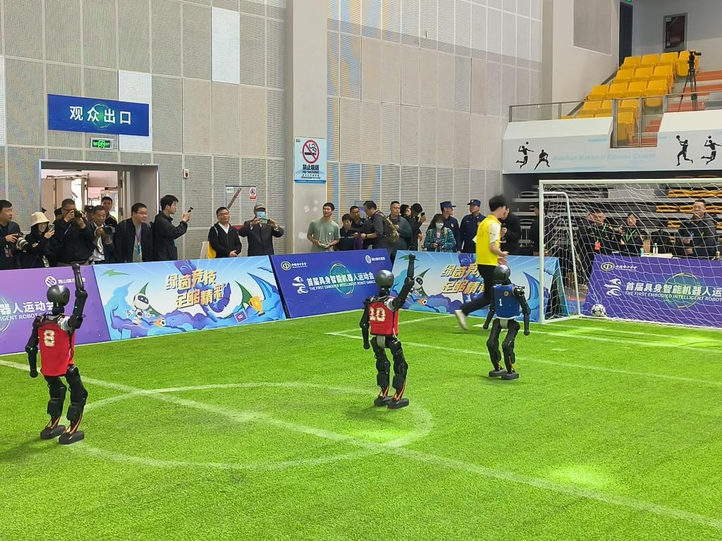 棋牌游戏中的“多巴胺”诱惑：为什么赢球比发工资更爽？（当棋牌游戏点燃多巴胺：为何赢一局比领工资更让人爽？）